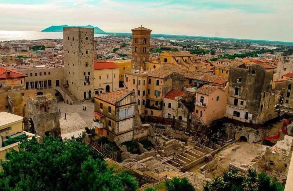 Casa Vitelli - Centro Storico A Due Passi Da Tutto Apartment Terracina Exterior photo